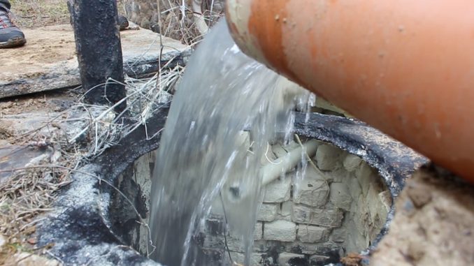Nou izvor de apă termală la Băile Herculane. FOTO Adrian Boioglu