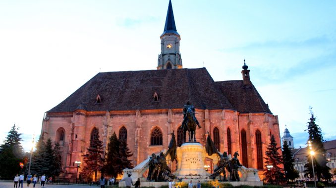 Biserica Sfântul Mihail din centrul municipiului Cluj-Napoca. FOTO Adrian Boioglu