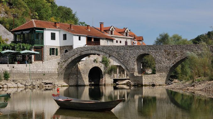 Peisaj din Muntenegru. FOTO a371