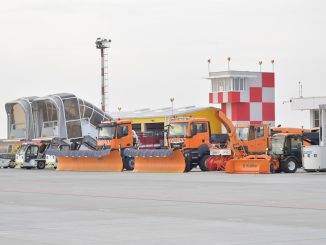 Utilaje de iarnă la Aeroportul Mihail Kogălniceanu din Constanța