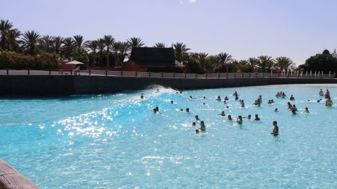 Valuri artificiale la Siam Park, Tenerife, Spania. FOTO Adrian Boioglu